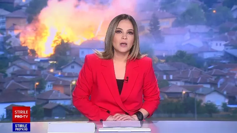 Dezastru într-un bloc din Adjud după după o explozie la 4 dimineața. O persoană a fost scoasă de sub dărâmături de pompieri