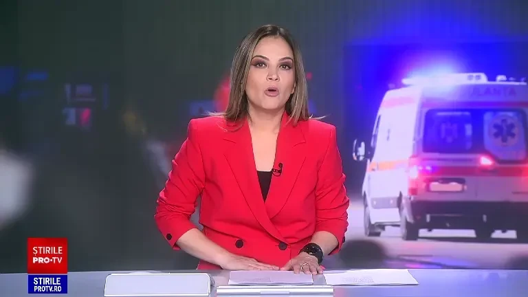 Nouă răniți după ce un autobuz și un microbuz s-au ciocnit violent în Gorj. Unul dintre vehicule a fost aruncat într-o casă