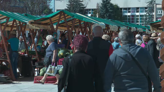 Clujenii, la cumpărături pentru iarnă. Legume și fructe din belșug la Zilele Recoltei. „Unele mai scumpe”
