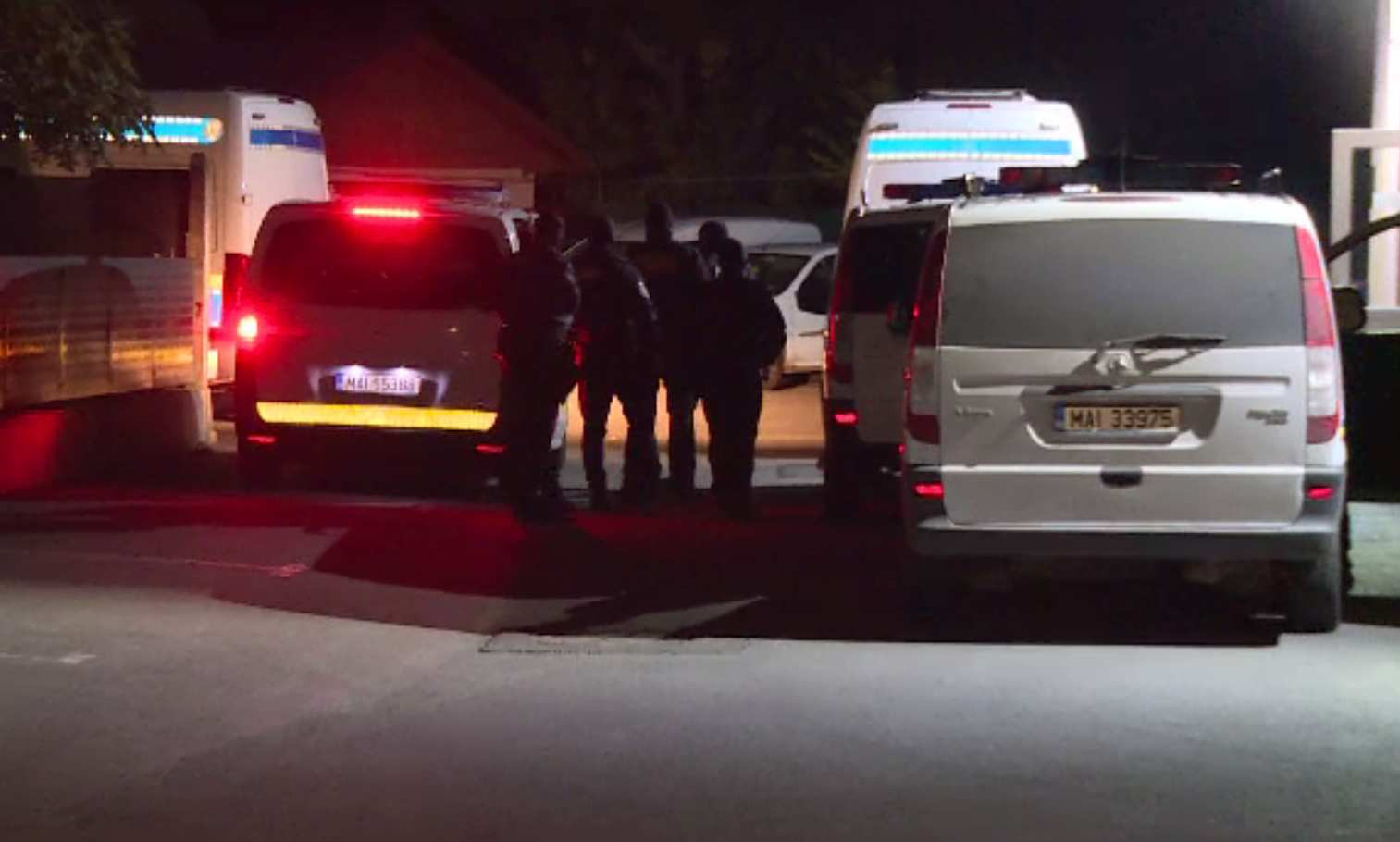 Polițiștii au ridicat 12 suspecți după bătaia din Pantelimon, continuată la spital. Declarația avocatului unei tabere