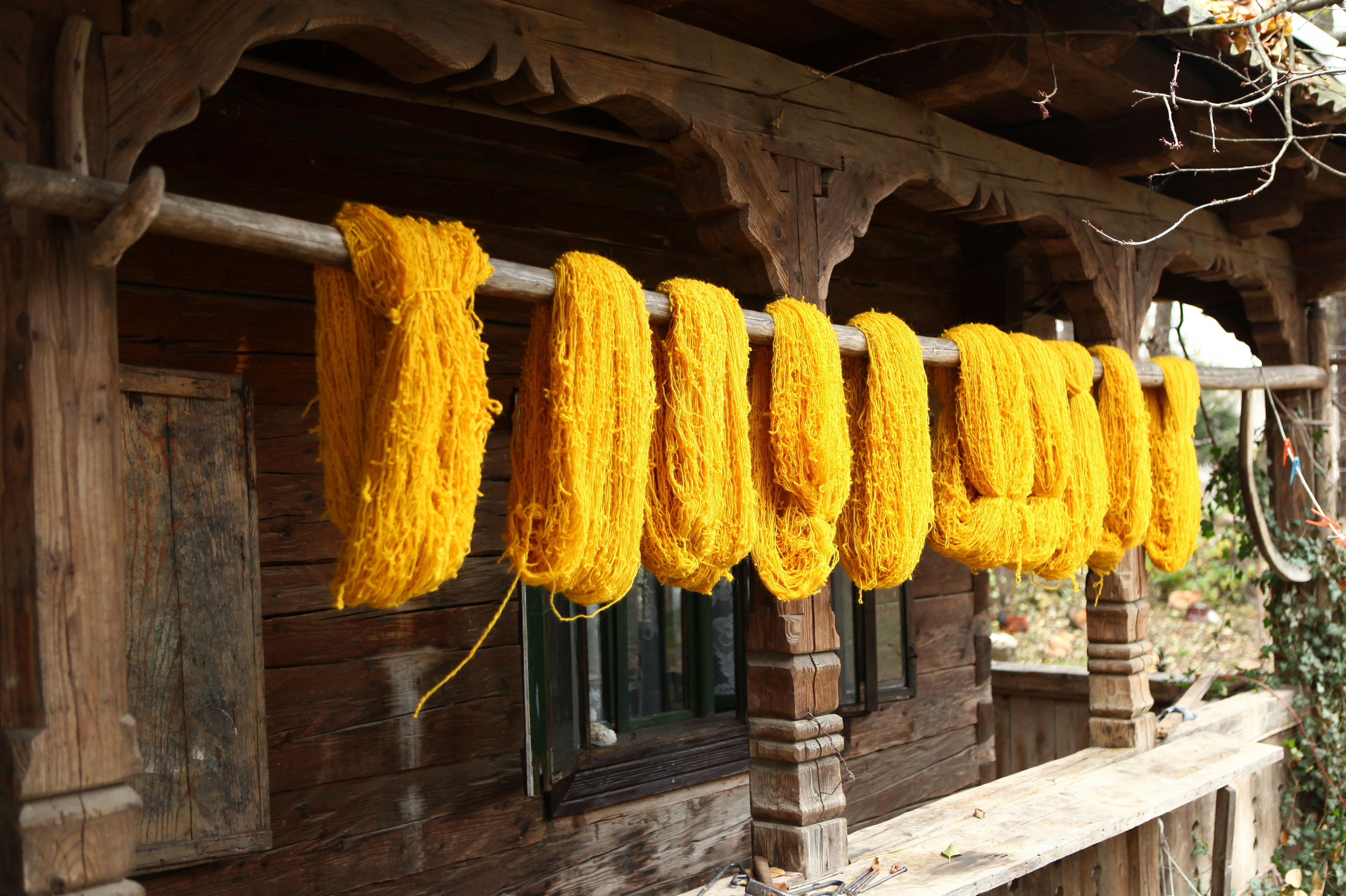 Tradiții vii și meșteșuguri uitate