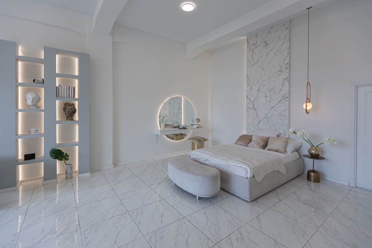 (P) Marmura în dormitor: cum să o integrezi pentru un design modern și relaxant