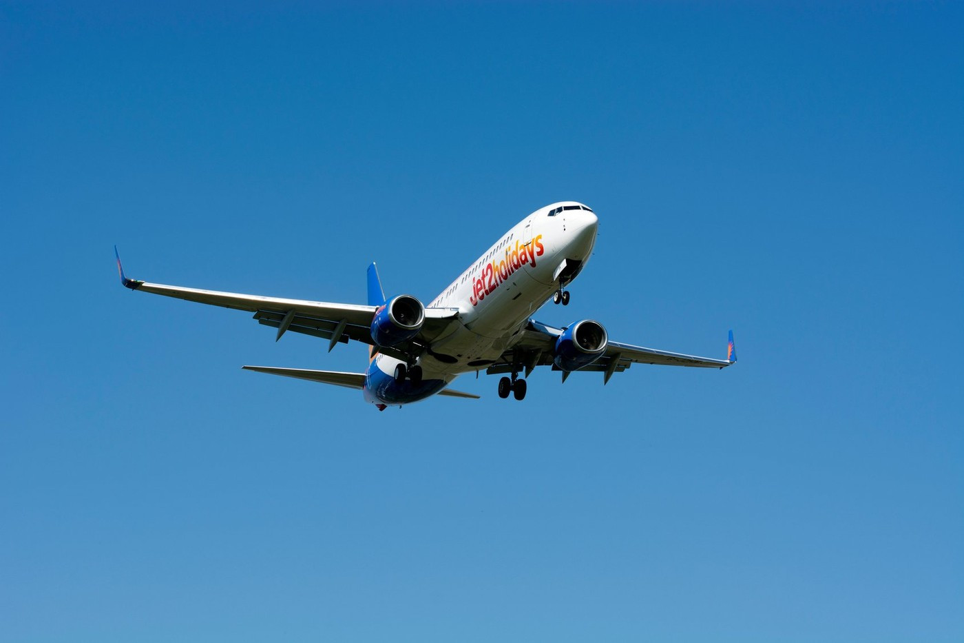 Tragedie în aer. Un bărbat a murit la bordul unui avion. Ce s-a întâmplat la scurt timp cu aeronava