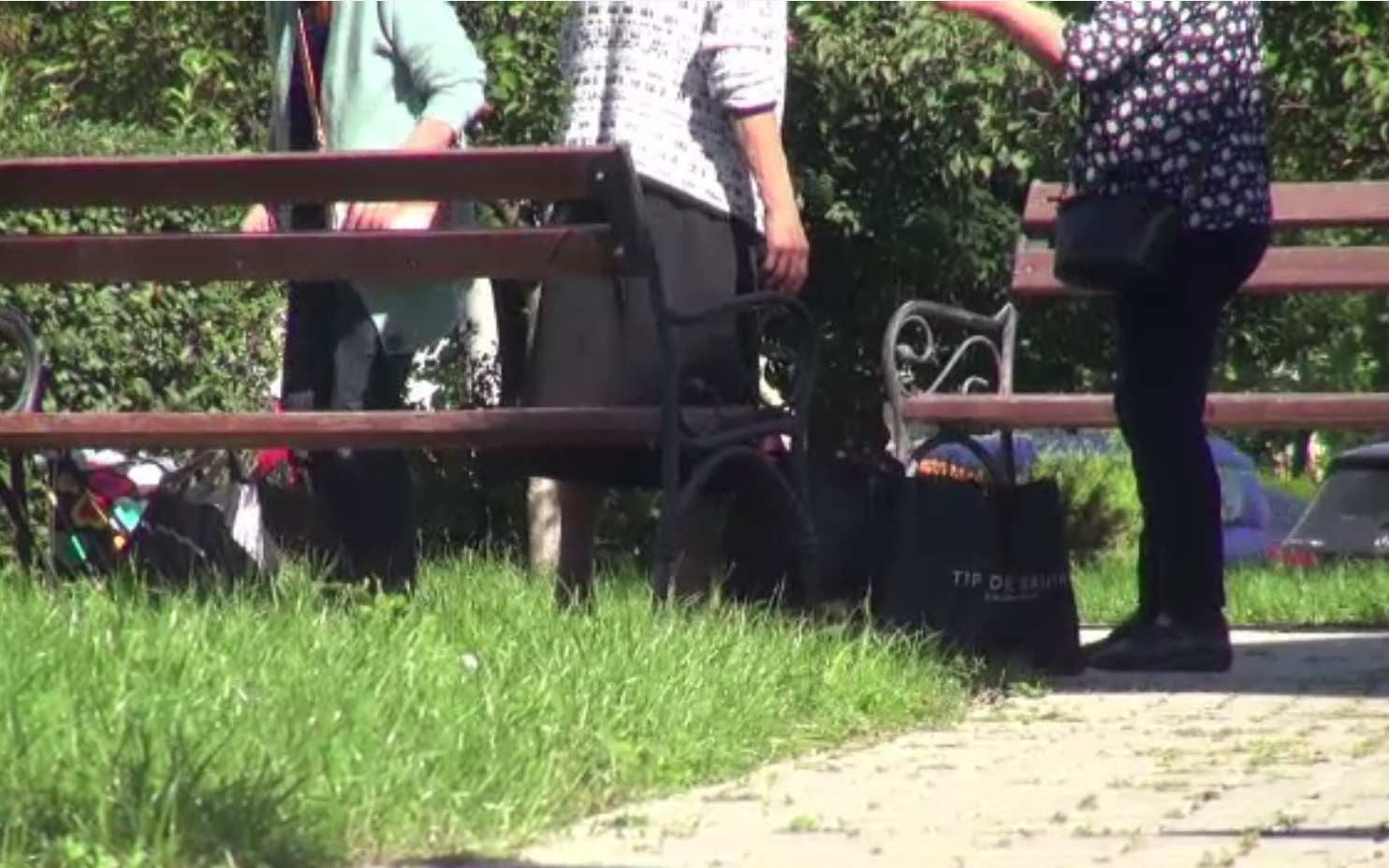 Cum au rămas doi bătrâni din Onești fără economiile de-o viață. Jefuiți prin metoda „cadoul”