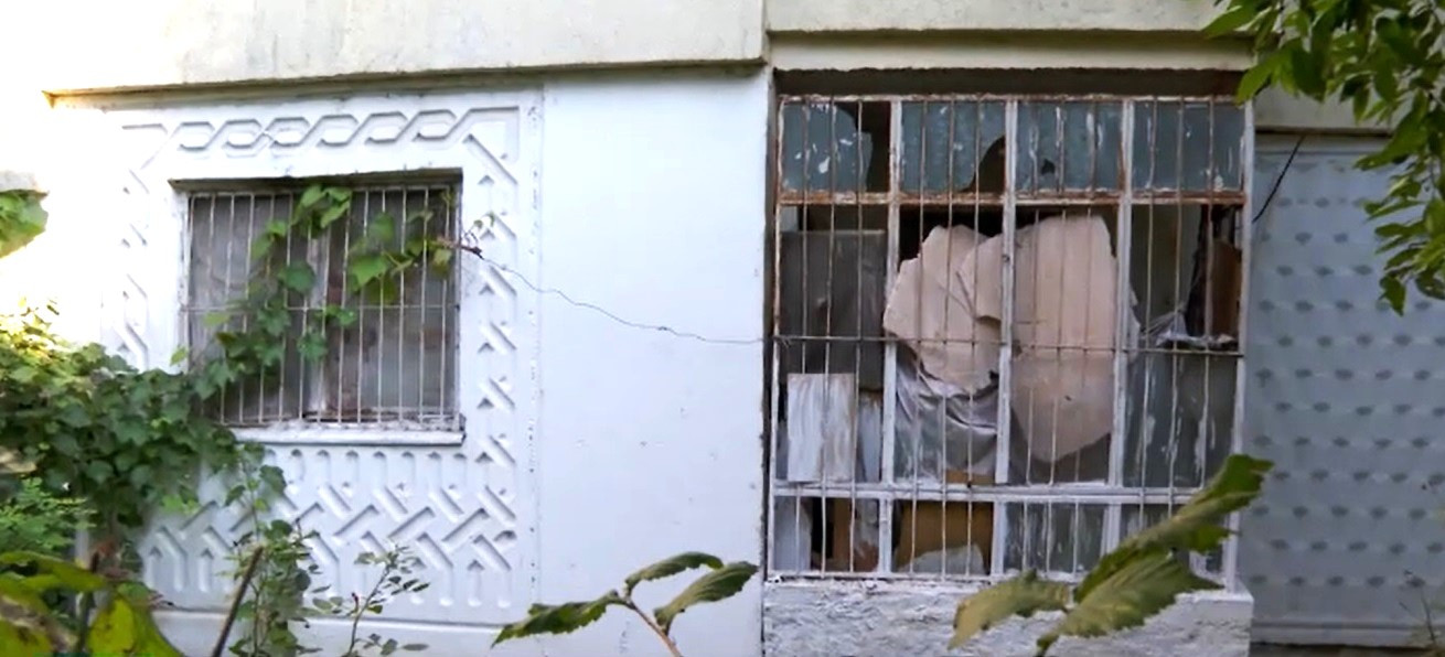 Instanța i-a permis unei femei din Iași să intre cu forța în locuința vecinei sale. Ce s-a descoperit în interior