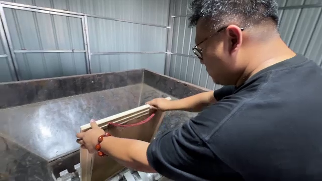 O nouă afacere înflorește în China. Au apărut companii care îi ajută pe cei care vor să scape de pozele de la nuntă