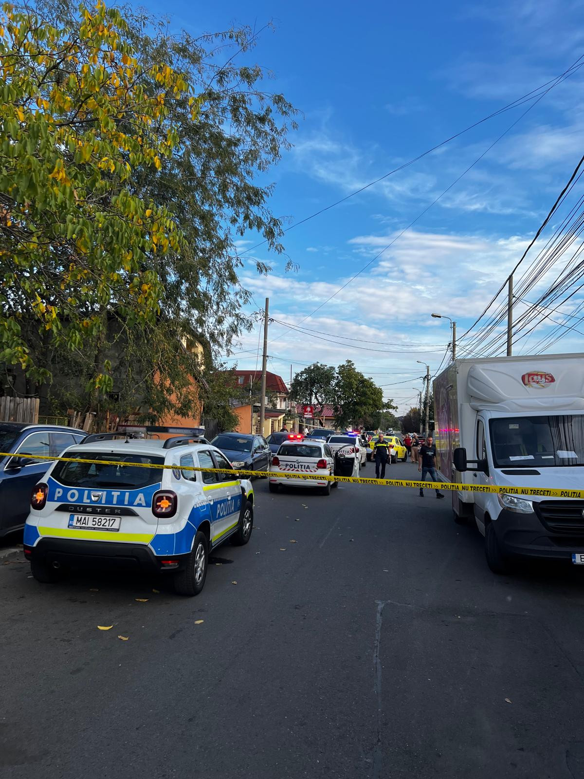 Un taximetrist din Bucureşti a provocat trei accidente, după ce s-a urcat beat la volan. Avea o alcoolemie de 1,00 mg/l. FOTO