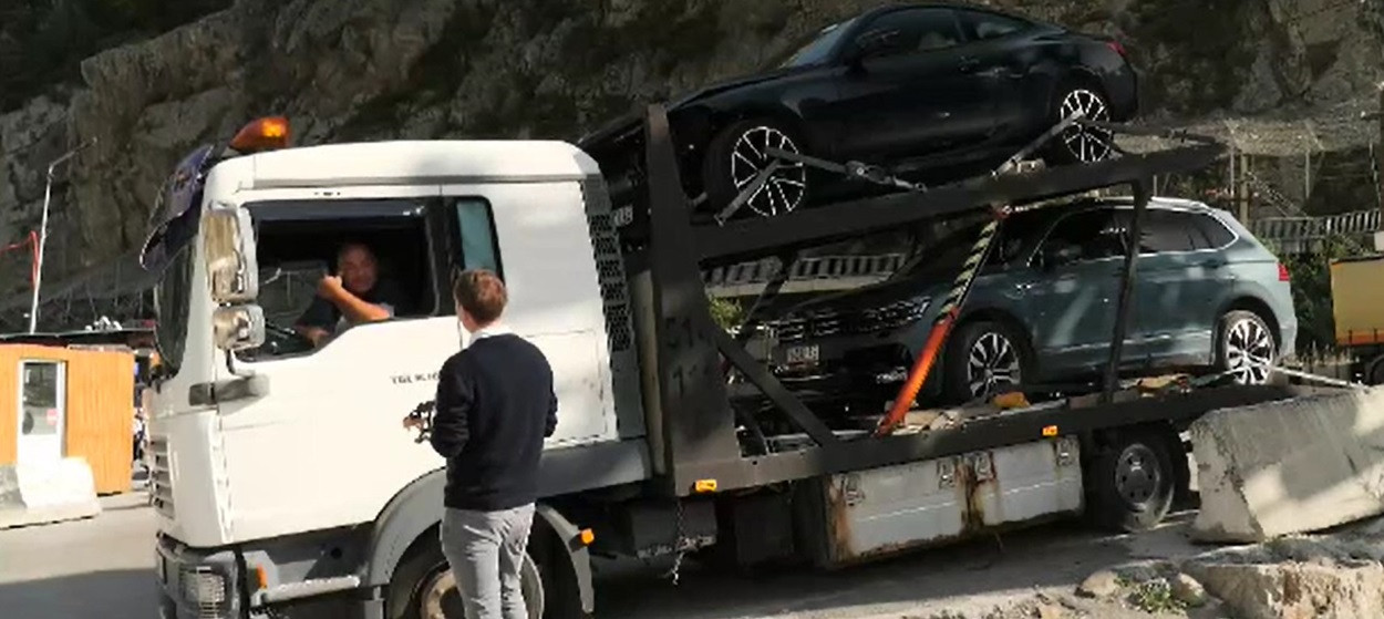 Metoda prin care bogații Rusiei primesc automobile de lux, deși țara este vizată de sancțiuni. "Totul se petrece la vedere"