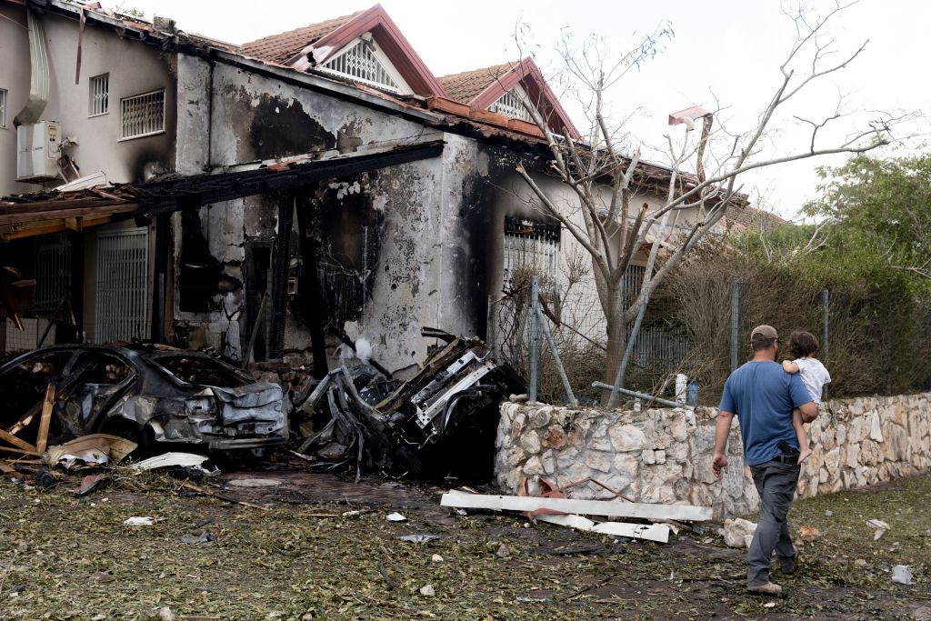 Israelul susţine că Hezbollah a lansat, joi, circa 230 de proiectile din Liban
