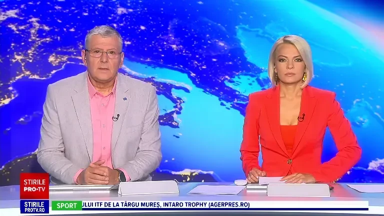 Mașină de poliție, spulberată de un tânăr de 19 ani, în Argeș. Martorii spun că impactul a avut loc la 120 km/h