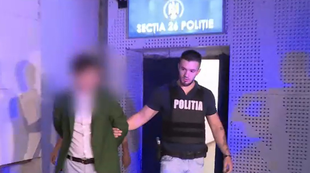 Trei indivizi suspecți de pedofilie, reținuți de polițiști. Totul a ieșit la iveală după arestarea „antrenorului de genii”