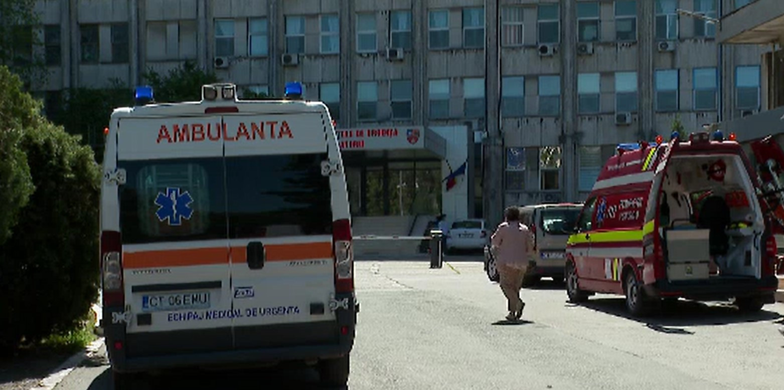 Anchetă pe litoral, după ce 19 studenți care au mâncat într-un hotel din Olimp s-au ales cu toxinfecție alimentară