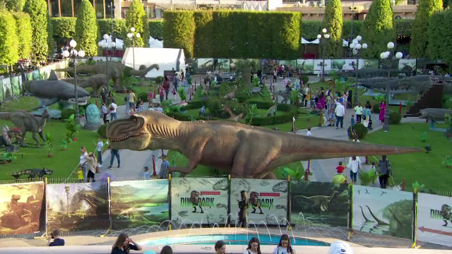 Expoziţie de replici ale unor dinozauri, la Palatul Culturii din Iași. De ce surpriză au avut parte cei prezenți