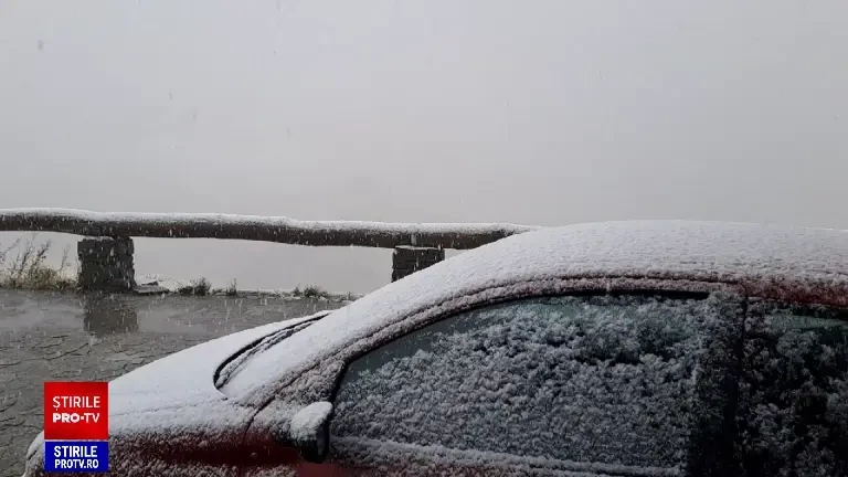 Ninsoare în septembrie. Este încă toamnă, dar în unele zone din România a început deja să ningă
