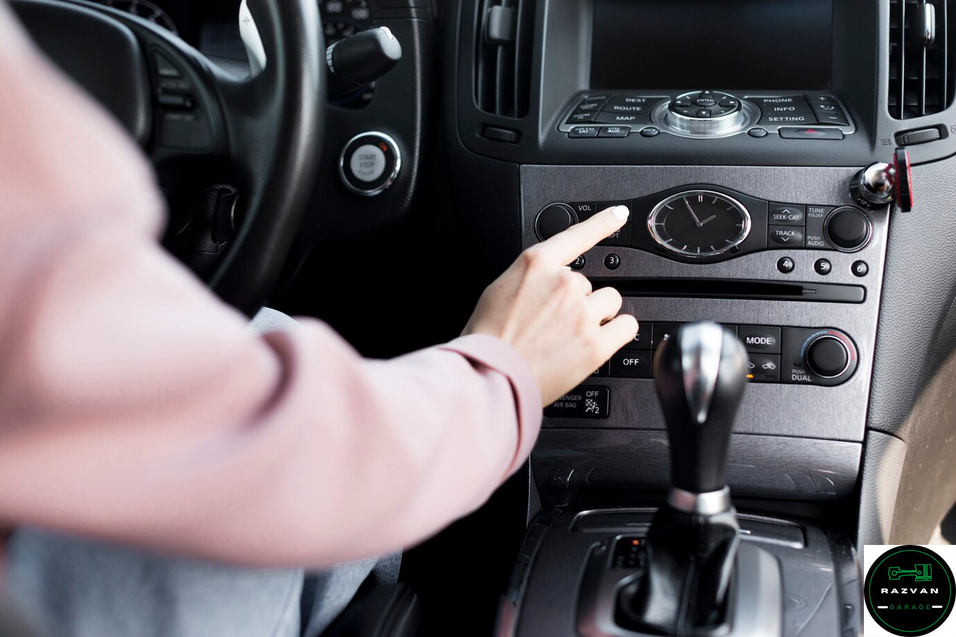 (P) Ai nevoie de o ramă adaptoare Megane 2? O poți găsi pe site-ul razvangarage.ro