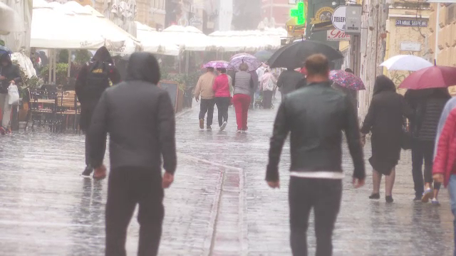 Cum a ajuns România să se teamă de un ciclon care nu a existat. Ministrul Fechet avertiza că țara va fi „măturată de Ashley”