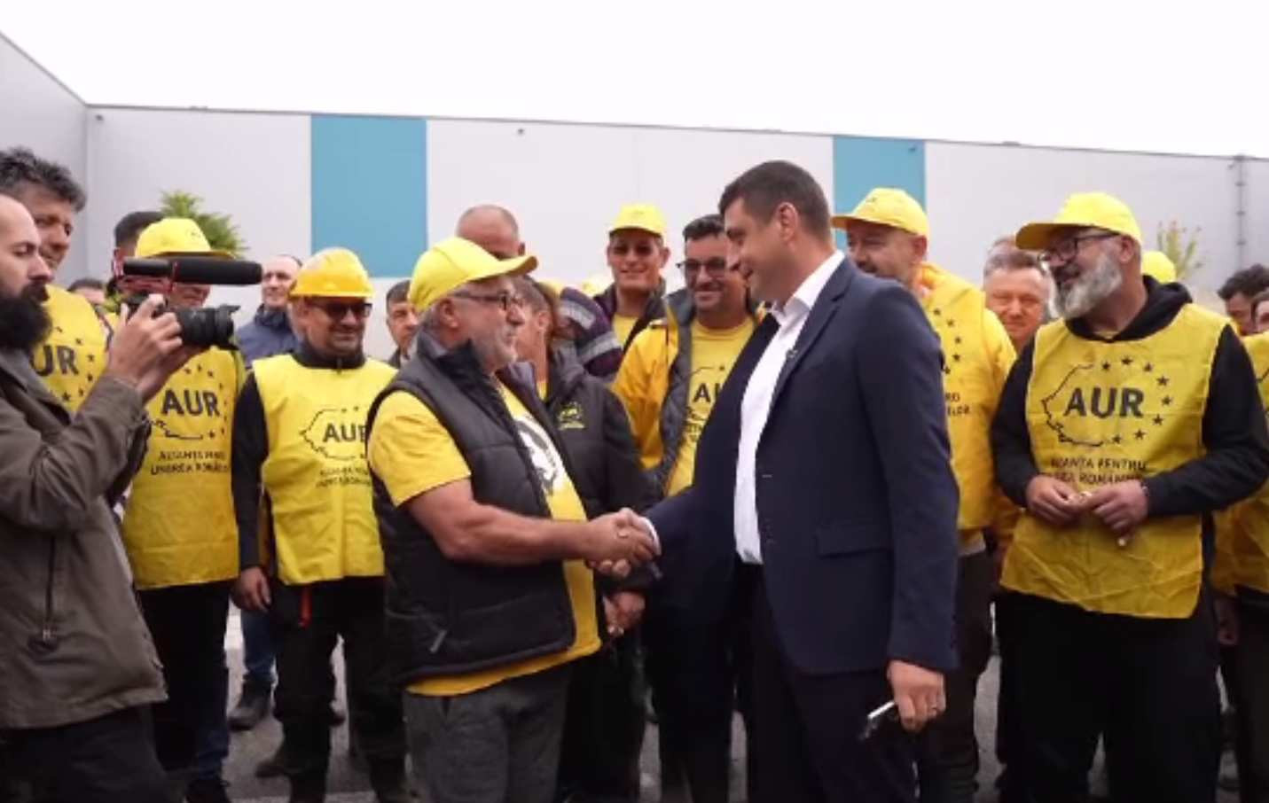 A început cursa de depunere a semnăturilor pentru candidații la prezidențiale. Primul politician care a depus lista la BEC