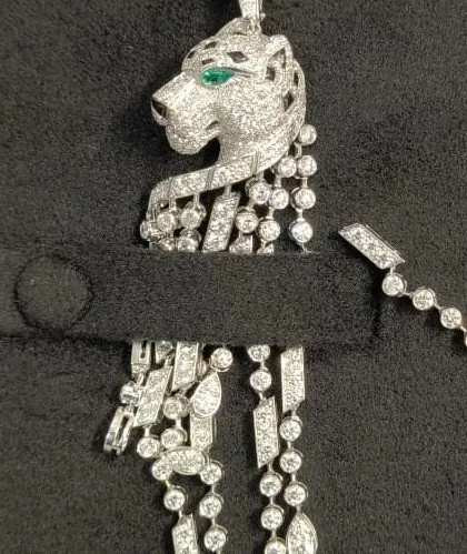 Colierul cu diamante găsit la pensionarii rom&acirc;ni