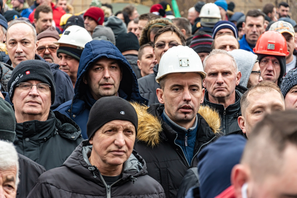 Protest al minerilor, la sediul Guvernului, față de noua lege a pensiilor publice