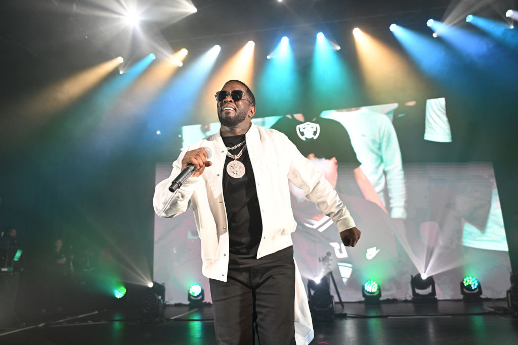Rapperul P. Diddy a fost acuzat de agresiune sexuală de alte 120 de victime, printre care mai mulţi minori