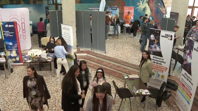 Târg de locuri de muncă pentru studenți și absolvenți, la Galați. Ce întreabă prima dată tinerii la interviul de angajare