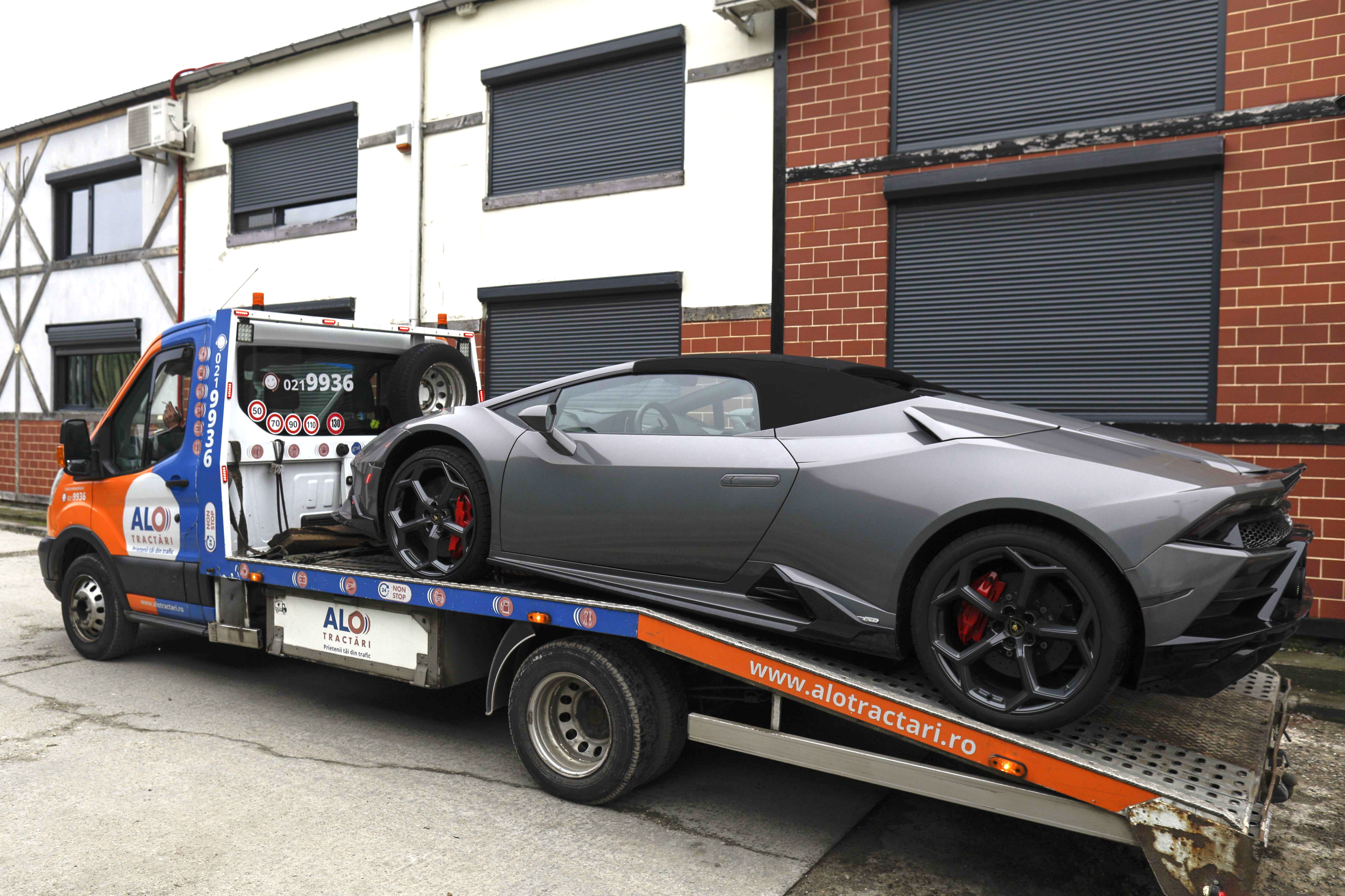 Frații Tate și-au primit înapoi mașinile de lux confiscate de DIICOT, dar nu pe toate. Ce s-a descoperit ulterior