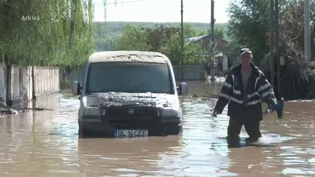Cod galben de inundații în 12 bazine hidrografice şi pe afluenţii mici ai Dunării, până duminică noapte