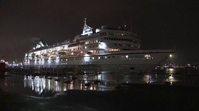 Pasagerii unei croaziere de trei ani şi jumătate, pregătiţi de ridicarea ancorei după o întârziere în Belfast