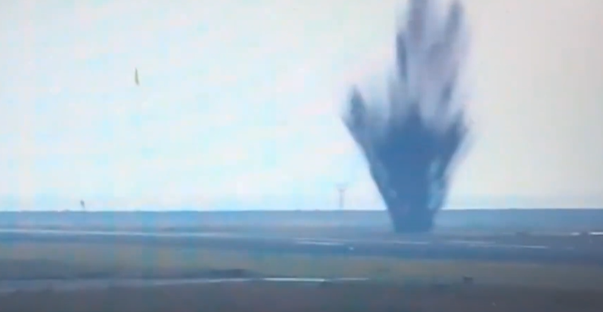 VIDEO. O bombă americană din cel de-al Doilea Război Mondial a explodat pe un aeroport din Japonia