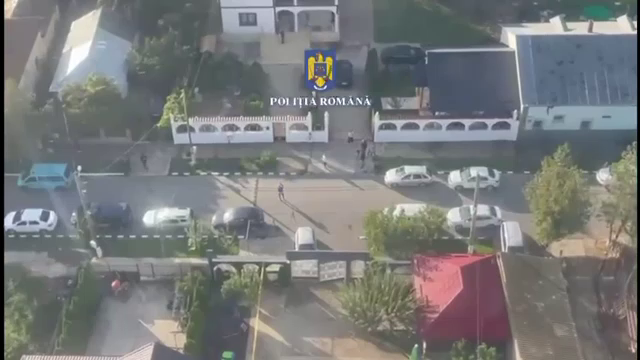 Mascații au intrat în forță în casele interlopilor. Cele două clanuri vizate în operațiunea de amploare din Țăndărei