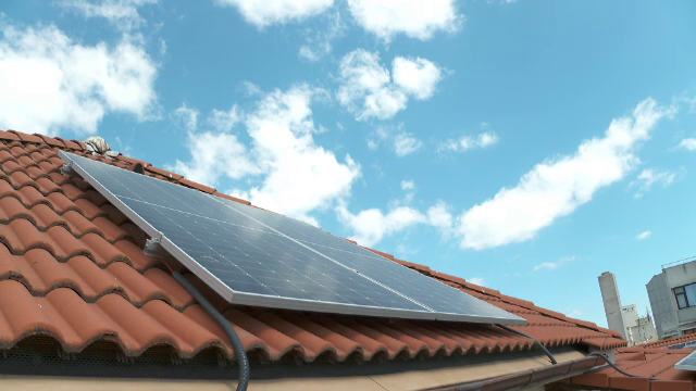 Cel mai mare sistem de panouri fotovoltaice din România instalat pe acoperiş a fost implementat la Sebeș