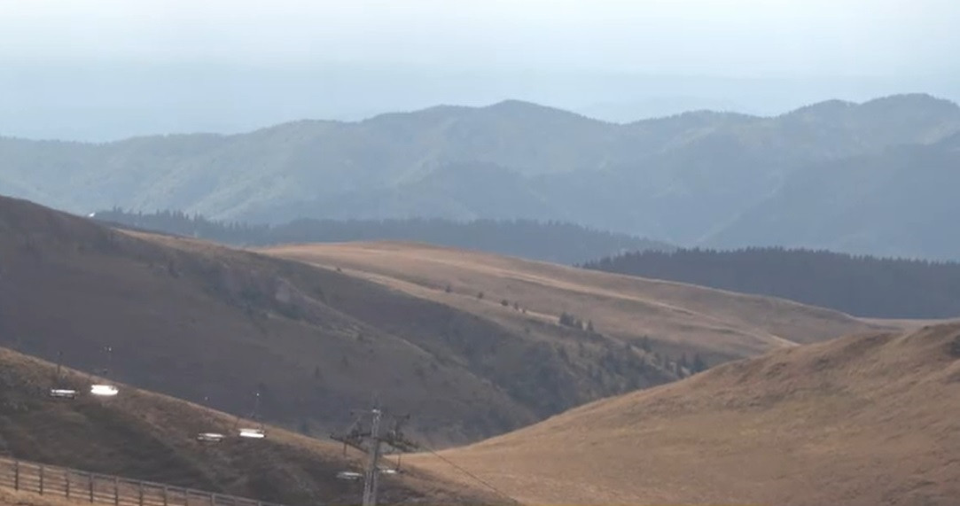 În stațiunile montane se pregătesc pârtiile și instalațiile pentru schi. La ce mega-proiect se lucrează în Sinaia