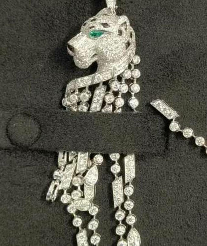 Cine erau, de fapt, „pensionarii” români opriți pe aeroportul din Munchen cu bijuterii de 650.000 de euro. Prima reacție