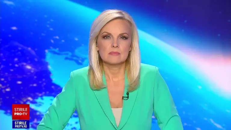 Mașină lovită de tren în Argeș. Manevrele inexplicabile făcute de șofer pe calea ferată, înainte de impact