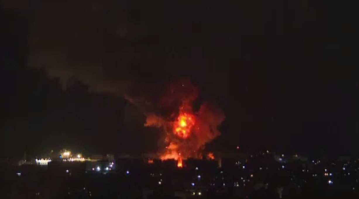 Explozii uriașe în suburbiile sudice ale Beirutului. La comandamentul militar israelian se pregătește un răspuns și mai dur