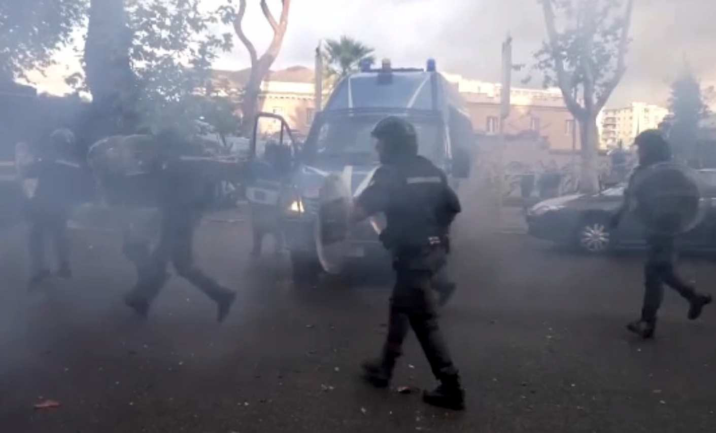 Pietre și sticle incendiare la o manifestație pro-palestiniană. Zeci de mii de europeni au cerut încetarea războiului