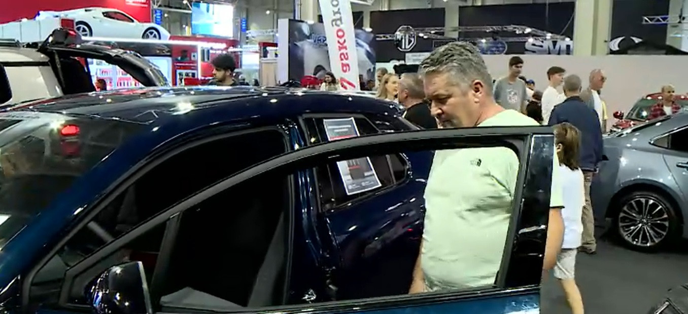 Peste 60.000 de vizitatori la Salonul Auto București. Modelul de mașină care a stârnit cel mai mare interes