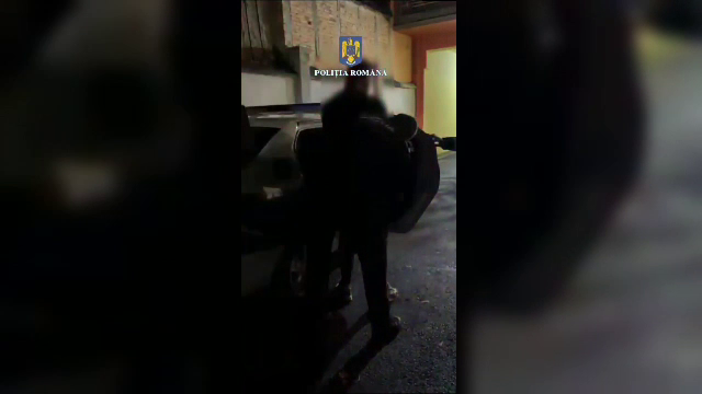 Un bărbat drogat din Turda și-a bătut și jefuit fosta parteneră. A fost arestat preventiv