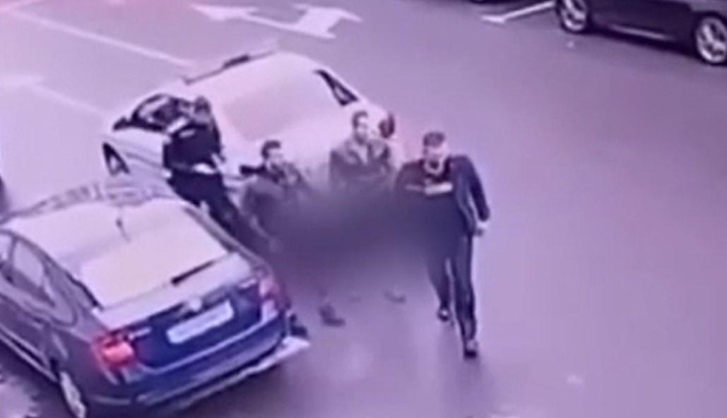 Momentul în care cei doi deținuți din Arad au evadat a fost filmat. Greșeala comisă de unul dintre polițiștii care îi însoțea