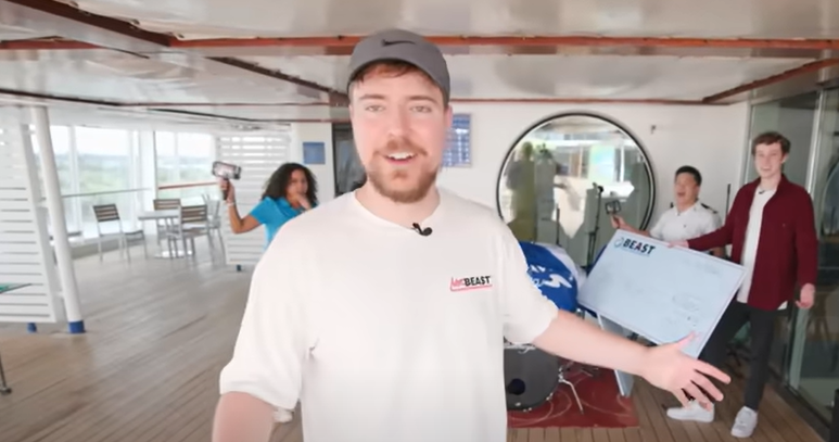 Cine este Youtube-rul care a făcut o avere de 1 miliard de dolari din vizualizări și cheltuie banii în scopuri caritabile