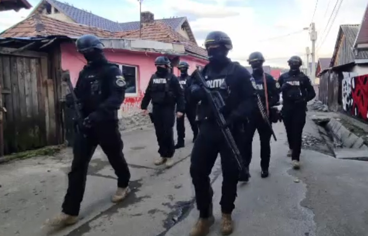 Razie de amploare în Reghin. Străzile orașului, luate cu asalt de forțele de ordine