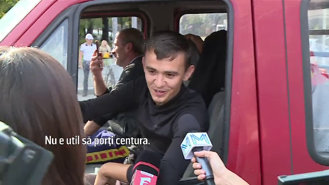 Șoferi sancționați pentru că vorbesc la telefon sau nu poartă centura. Amendă pentru cei care ascultă muzică tare