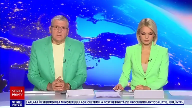 Tragedie evitată la limită în Brașov. Pentru a evita un pieton căzut pe asfalt, o șoferiță a intrat într-o altă mașină