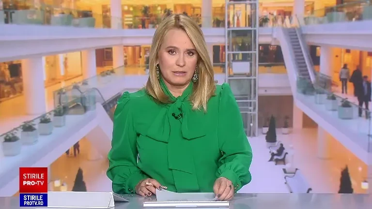 Magazinele din România au început deja pregătirile de Crăciun. Sociolog: ”Avem această presiune socială de a fi în trend”