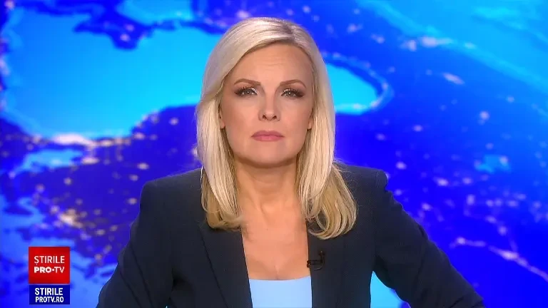 Momentul în care un tată inconștient este accidentat de fiul său de 9 ani pe care îl învăța cum să conducă în marșarier