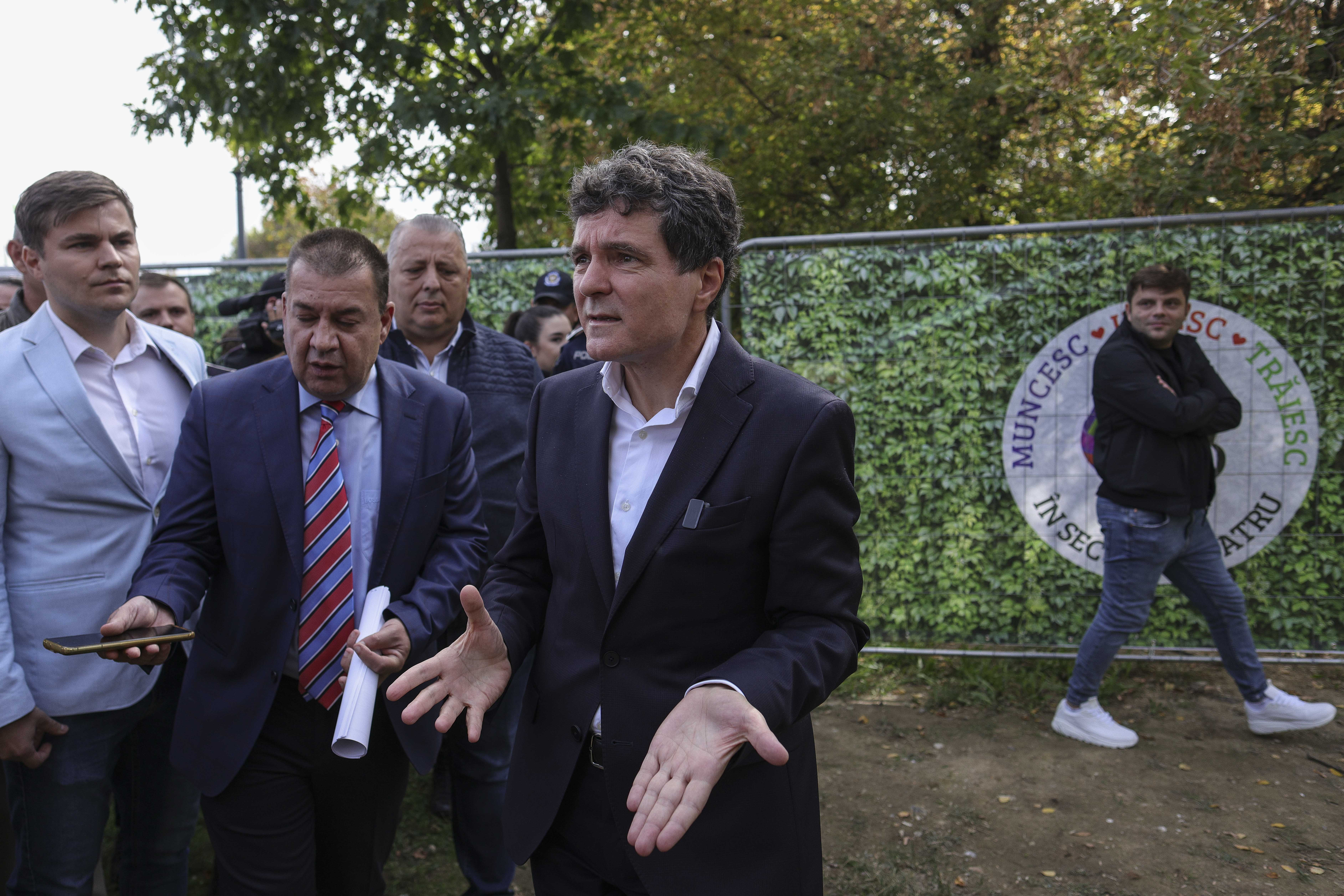 Scandal privind planșeul Unirii din București. Nicușor Dan vrea să oprească șantierul primarului Daniel Băluță: ”Este ilegal”