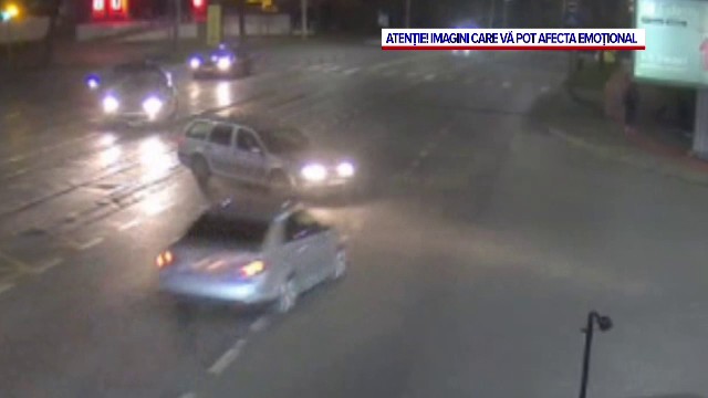 Șapte persoane au ajuns la spital după ce două mașini s-au izbit pe o șosea din Iași. Impactul violent a fost filmat