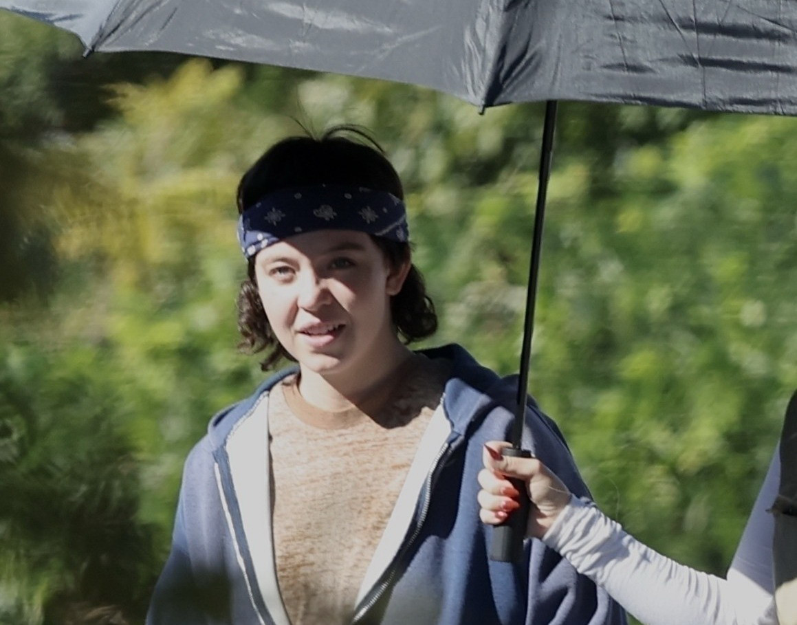 O cunoscută actriță, de nerecunoscut în noi imagini. Fanii sunt uimiți de schimbarea blondei: „Așa arată ea fără machiaj?”