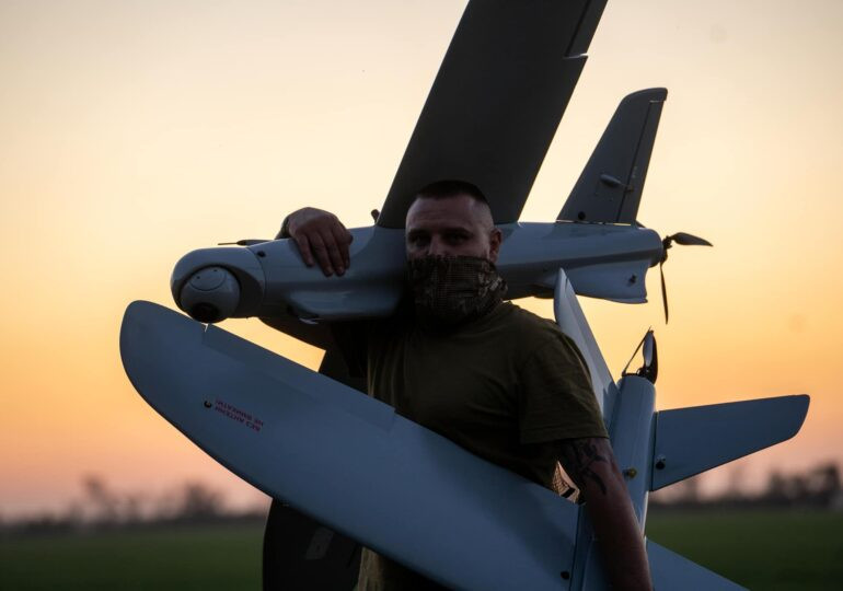 Reportaj CNN din unitatea secretă care lovește adânc în Rusia. Rolul dronelor momeală și cum se planifică misiunea