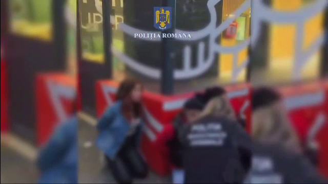 Două femei din Brașov ar fi ademenit mai mulți bărbați cu promisiuni sexuale ca să îi jefuiască